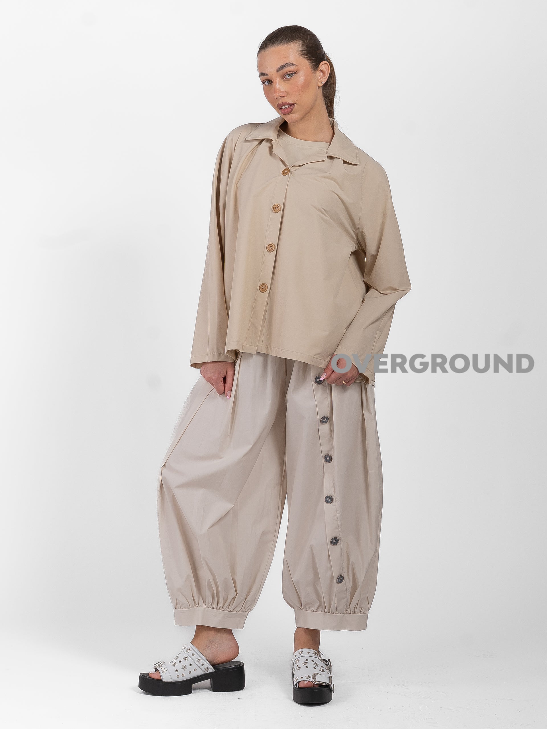 CAMICIA OVER SVASATA E CHIUSURA BOTTONI GRANDI - OVERGROUND STORE 