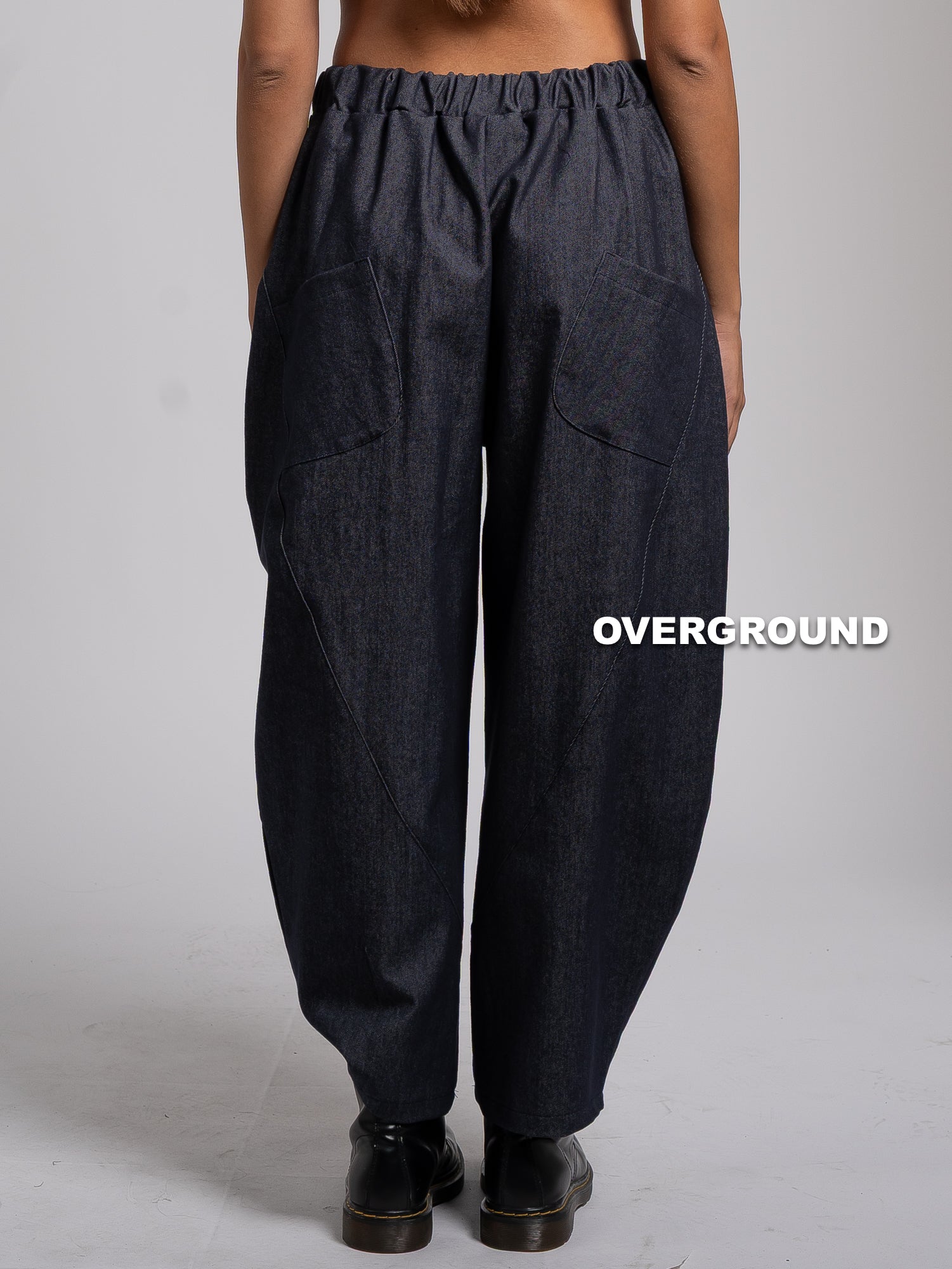 OVERSIZED TROUSERS WITH STITCHING ON THE LEG