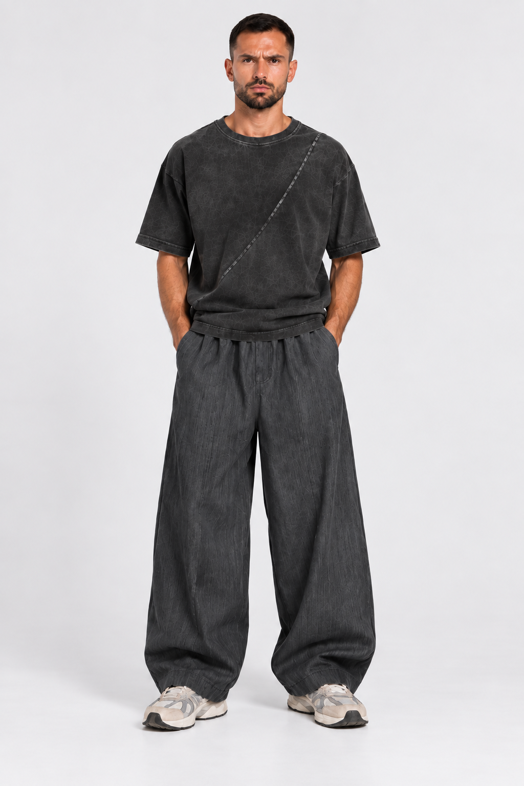 PANTALONE OVER CON TASCHE DIETRO