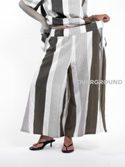 PANTALONE OVER RIGATO CON GAMBULE LARGO
