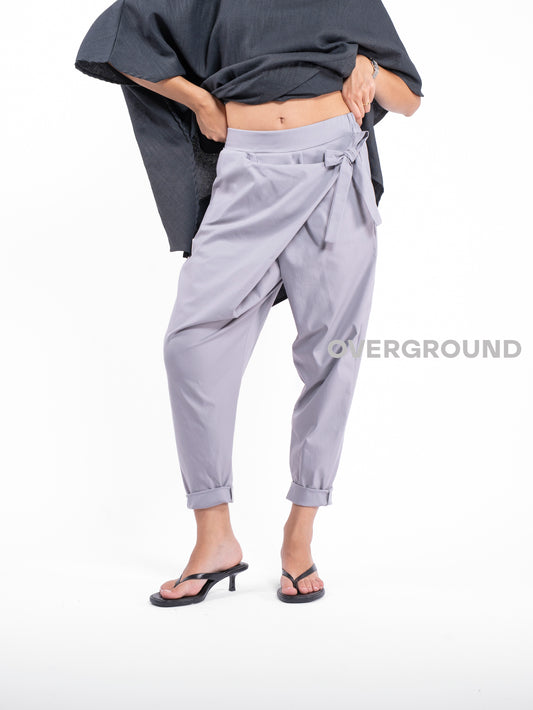 PANTALONE CON PATTINA E FIOCCO LATERALE