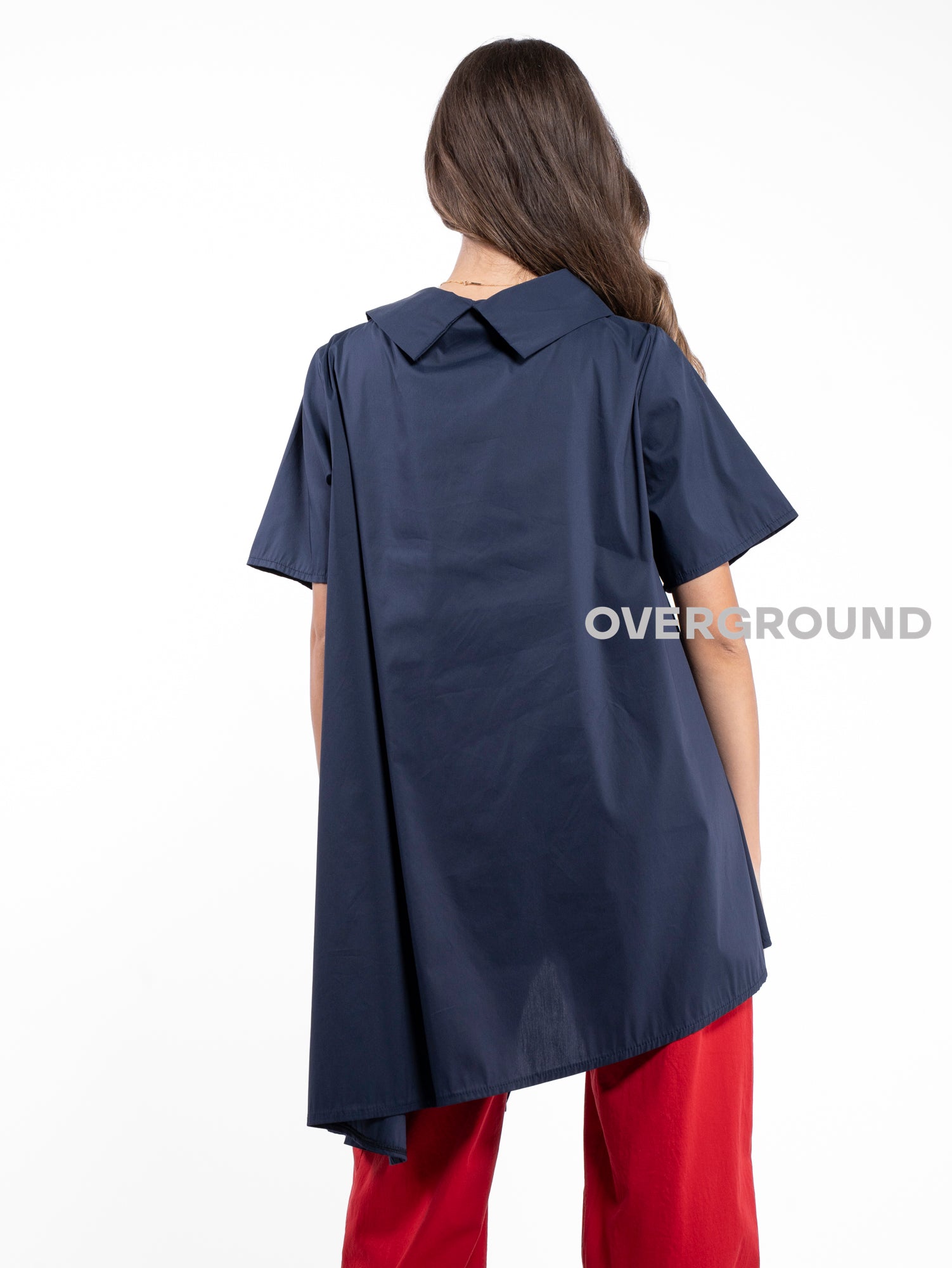 BLUSA ASIMMETRICA CON BOTTONI DAVANTI